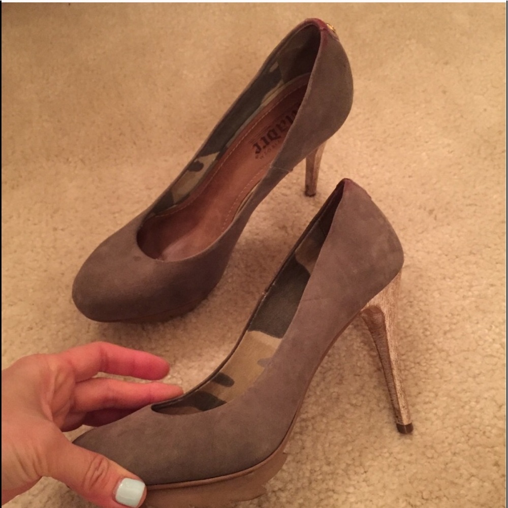 Madre pumps